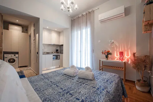 26 m² Renovated One-Bedroom Apartment for Sale in Koukaki - Makrigianni, Athens Center — photo 4