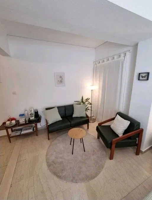 33 m² Renovated One-Bedroom Apartment for Sale in Mets - Kallimarmaro, Athens Center — photo 3