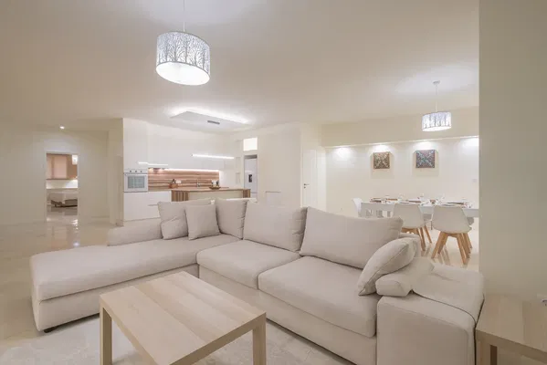 205 m² Three-Bedroom Apartment for Sale in Kypseli, Athens Center — photo 2