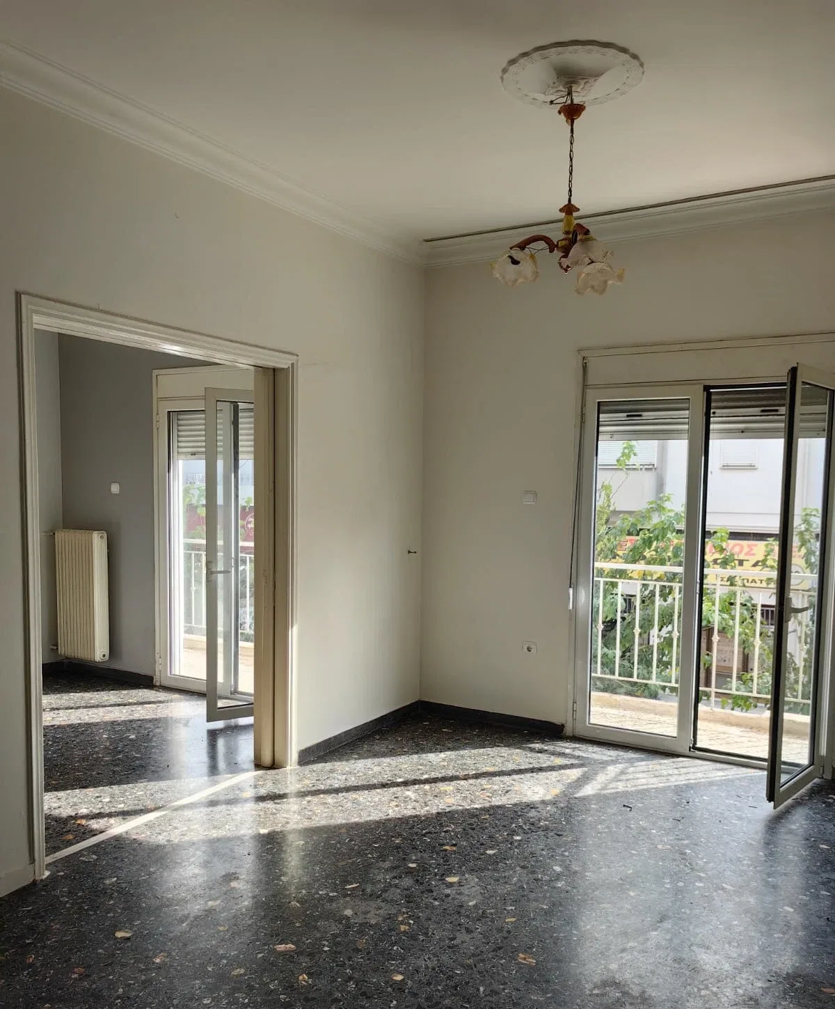 98 m² Apartment with Nine Bedrooms for Sale in Gazi - Metaxourgio - Votanikos, Athens Center