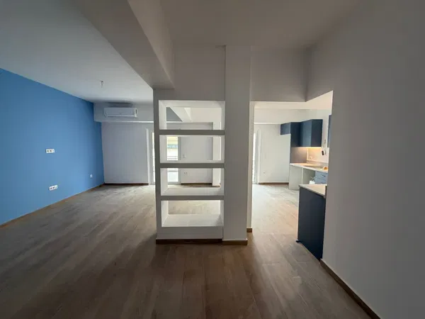 90 m² Renovated Two-Bedroom Apartment for Sale in Piraeus — photo 4