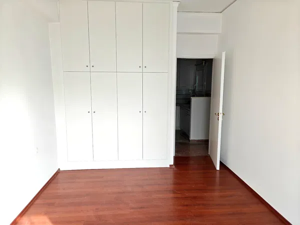 75 m² Three-Bedroom Renovated Apartment for Sale in Glyfada, Athens Southern suburbs — photo 4