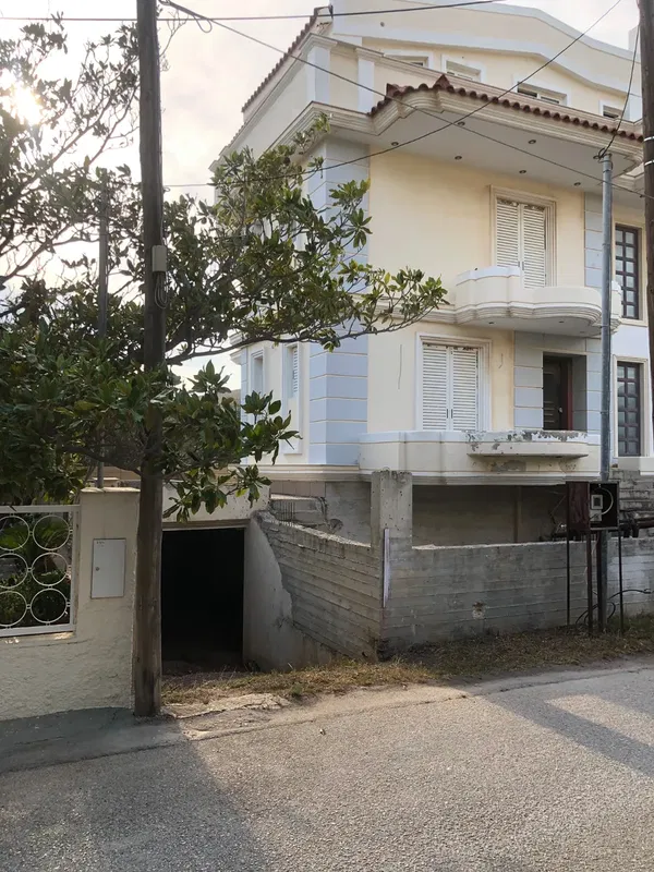 159 m² Villa with Three Bedrooms for Sale in Vari - Varkiza, Athens Southern suburbs — photo 4