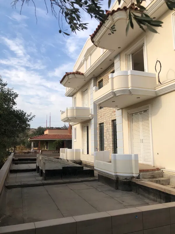 159 m² Villa with Three Bedrooms for Sale in Vari - Varkiza, Athens Southern suburbs — photo 3