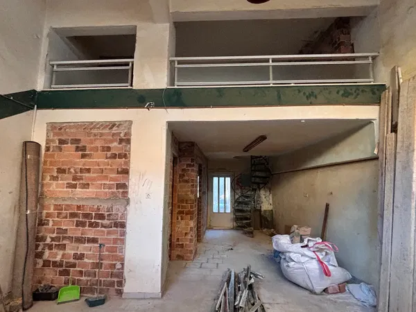 93 m² Two-Bedroom Apartment for Sale in Piraeus — photo 3