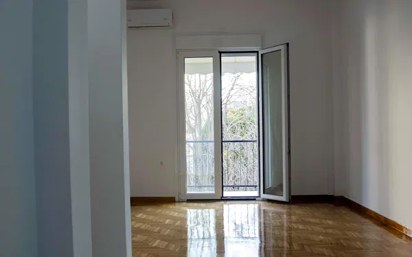 Renovated 53 m² Apartment with One Bedrooms for Sale in Neo Faliro, Athens Southern suburbs — photo 4