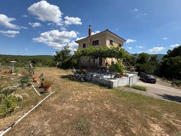 250 m² Apartment with Four Bedrooms for Sale in Asprochori, Oropou