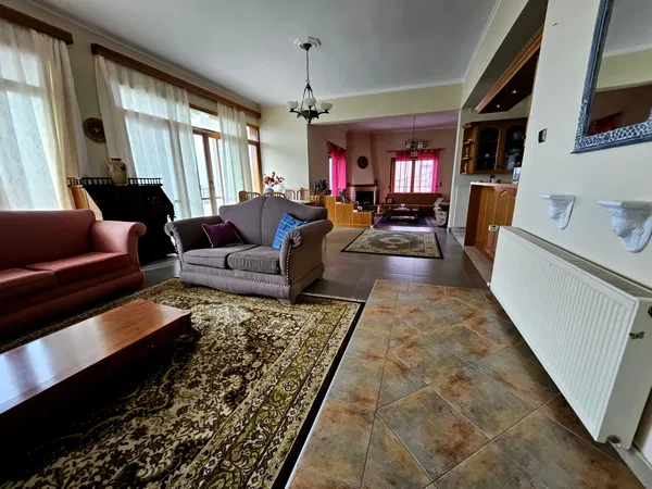 Sea View Five-Bedroom Apartment for Rent in Chalepa, Chania — photo 4