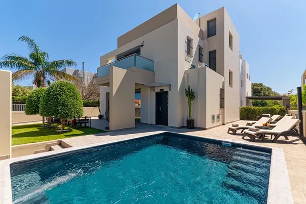190 m² Four-Bedroom Villa for Sale in Ialysos Rhodes, Rhodes