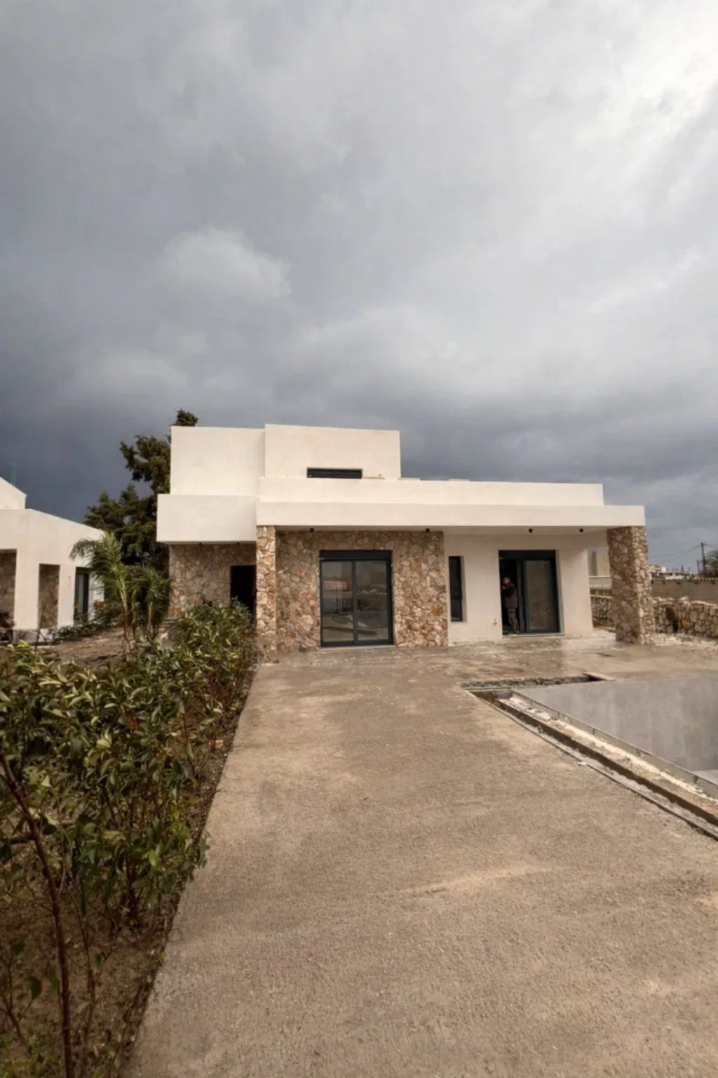 530 m² Villa with Eight Bedrooms for Sale in Ialysos Rhodes, Rhodes