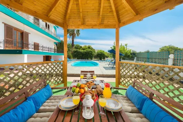 Sea-View 420 m² Villa with Six Bedrooms for Sale in Rhodes, Dodecanese Islands — photo 5