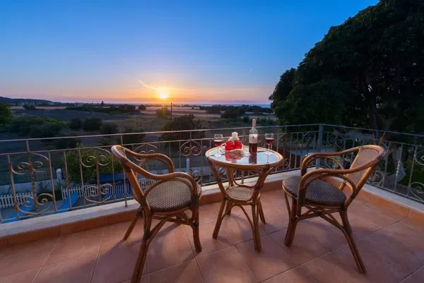 Sea-View 420 m² Villa with Six Bedrooms for Sale in Rhodes, Dodecanese Islands — photo 4