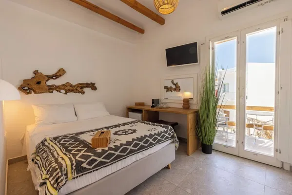 145 m² Hotel for Sale in Paros, Cyclades — photo 2