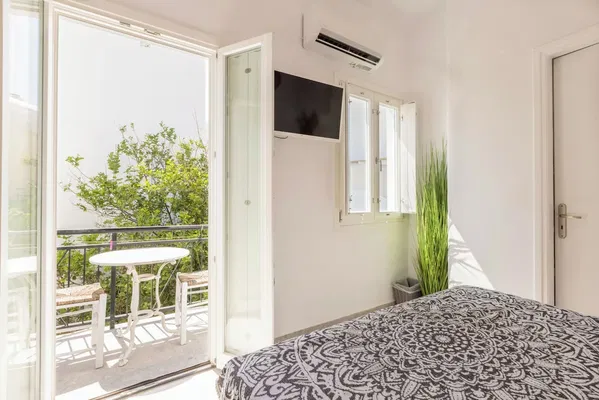 145 m² Hotel for Sale in Paros, Cyclades — photo 4