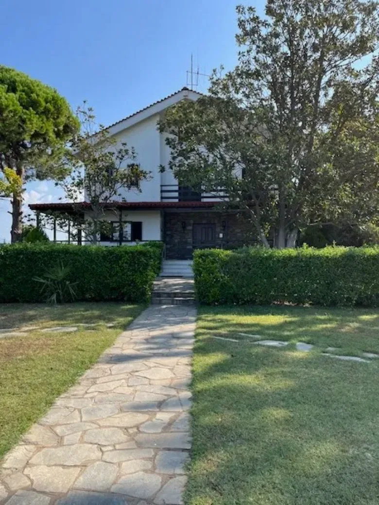 450 m² Villa with Five Bedrooms for Sale in Peraia Thessaloniki, Thessaloniki