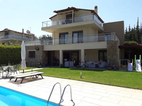 Sea-View 350 m² Villa with Four Bedrooms for Sale in Pilea Thessaloniki, Thessaloniki - Rest of Prefecture