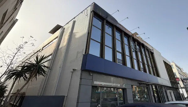 1400 m² Building for Sale in Peristeri, Athens Western Suburbs — photo 3