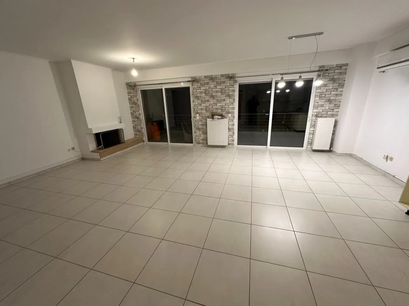 110 m² Apartment with Three Bedrooms for Sale in Neo Faliro, Piraeus