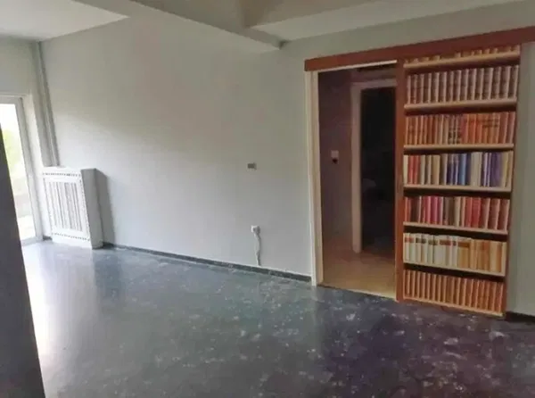 Two-Bedroom Renovated Apartment for Sale in Neo Faliro, Athens Southern suburbs — photo 2