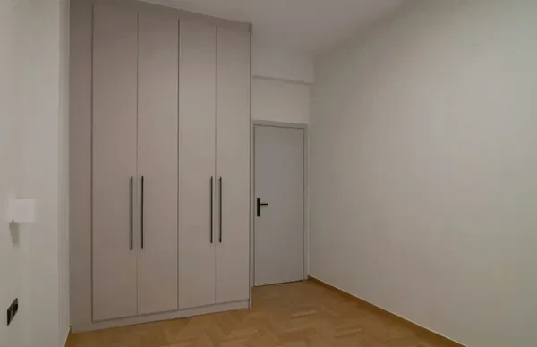 95 m² Apartment with Three Bedrooms for Sale in Piraeus — photo 4