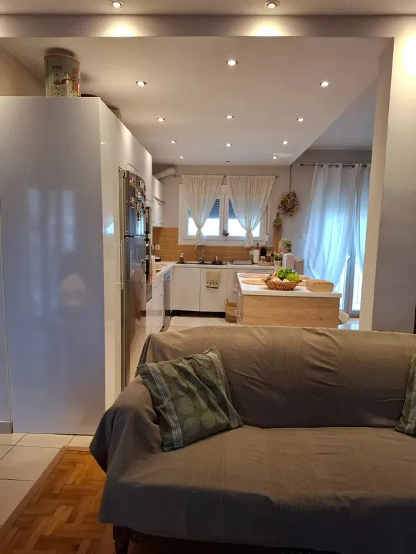 107 m² Three-Bedroom Apartment for Sale in Piraeus — photo 4
