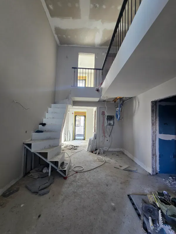 Three-Bedroom Contemporary Apartment for Sale in Gazi - Metaxourgio - Votanikos, Athens Center — photo 4