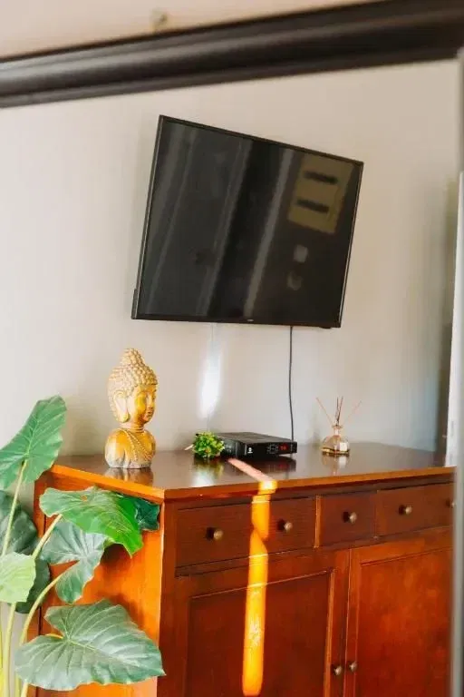 90 m² Renovated Two-Bedroom Apartment for Sale in Rhodes, Dodecanese Islands — photo 3