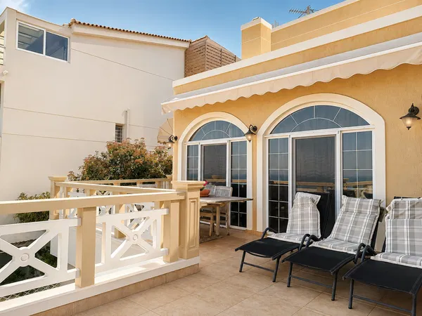 949 m² Villa with Three Bedrooms for Sale in Saronida, Attica — photo 4