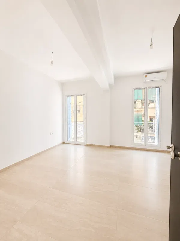 285 m² Building for Sale in Center Athens, Athens Center — photo 2