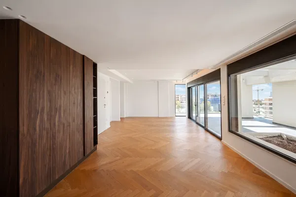 160 m² Three-Bedroom Apartment for Sale in Alimos, Athens Southern suburbs — photo 4