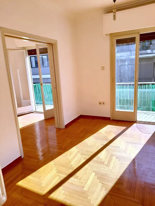 Renovated 72 m² Apartment with Three Bedrooms for Sale in Omonoia, Athens Center