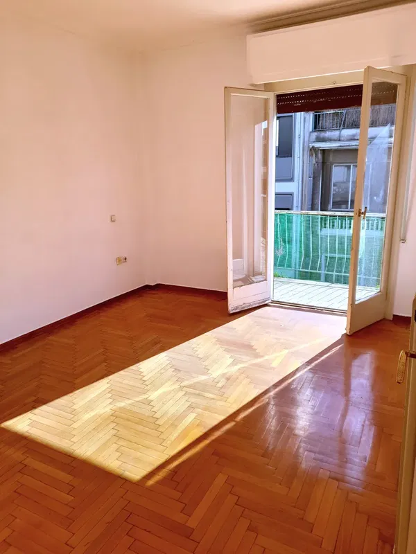 Renovated 72 m² Apartment with Three Bedrooms for Sale in Omonoia, Athens Center — photo 3