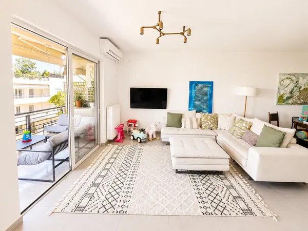 104 m² Sea-View Two-Bedroom Apartment for Sale in Vari - Varkiza, Athens Southern suburbs — photo 3