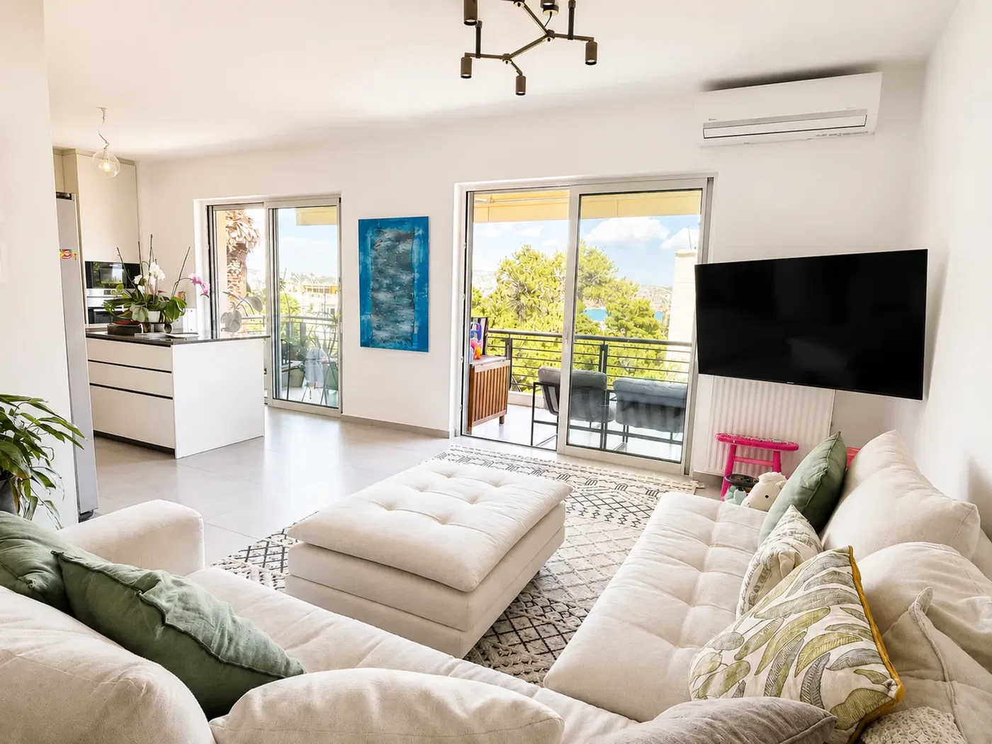 104 m² Sea-View Two-Bedroom Apartment for Sale in Vari - Varkiza, Athens Southern suburbs