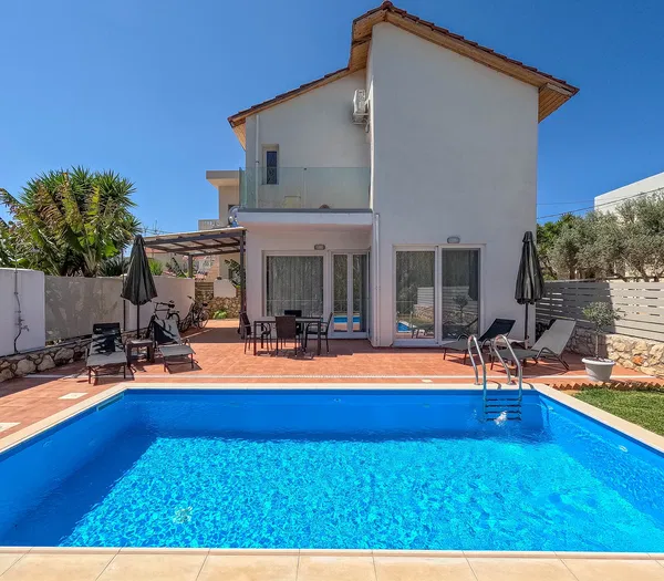 100 m² Two-Bedroom Villa for Sale in Chania