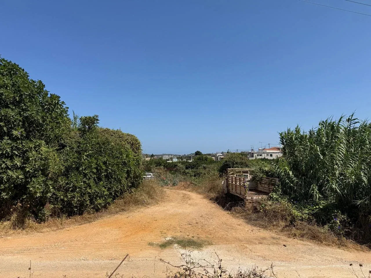 1,445 m² Plot for Sale in Varypetro, Chania