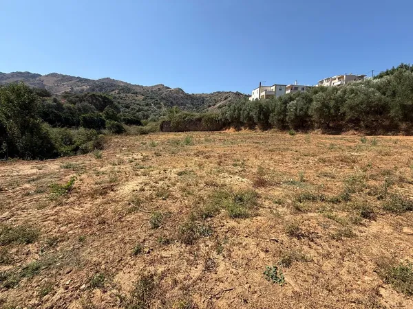 1,445 m² Plot for Sale in Varypetro, Chania — photo 5