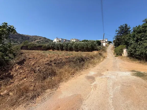 1,445 m² Plot for Sale in Varypetro, Chania — photo 2