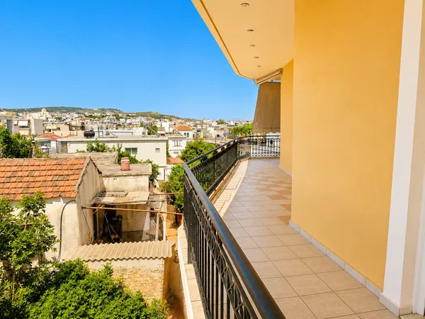Three-Bedroom Apartment for Rent in Chania — photo 3