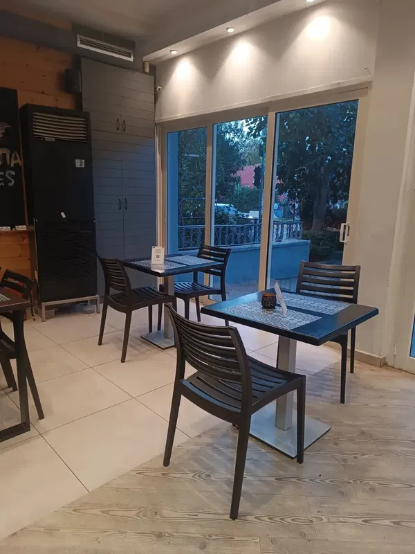 124 m² Renovated Commercial Space for Rent in Alimos, Athens Southern suburbs — photo 2
