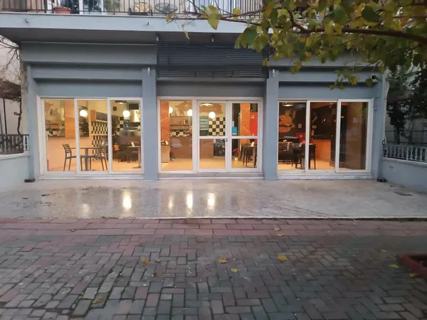 124 m² Renovated Commercial Space for Rent in Alimos, Athens Southern suburbs