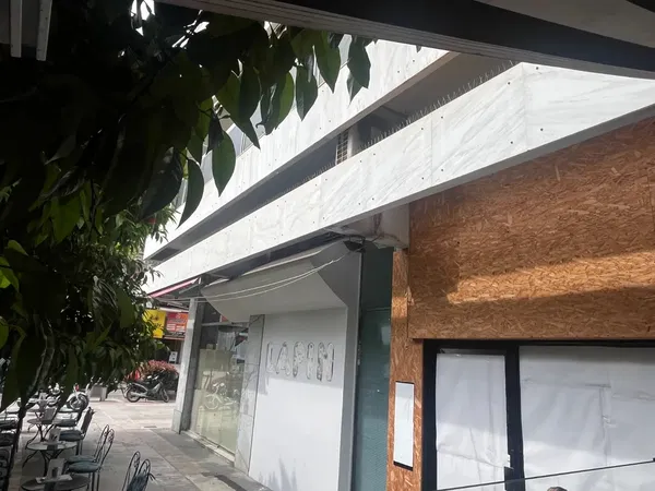 32 m² Commercial Space for Rent in Palaio Faliro, Athens Southern suburbs