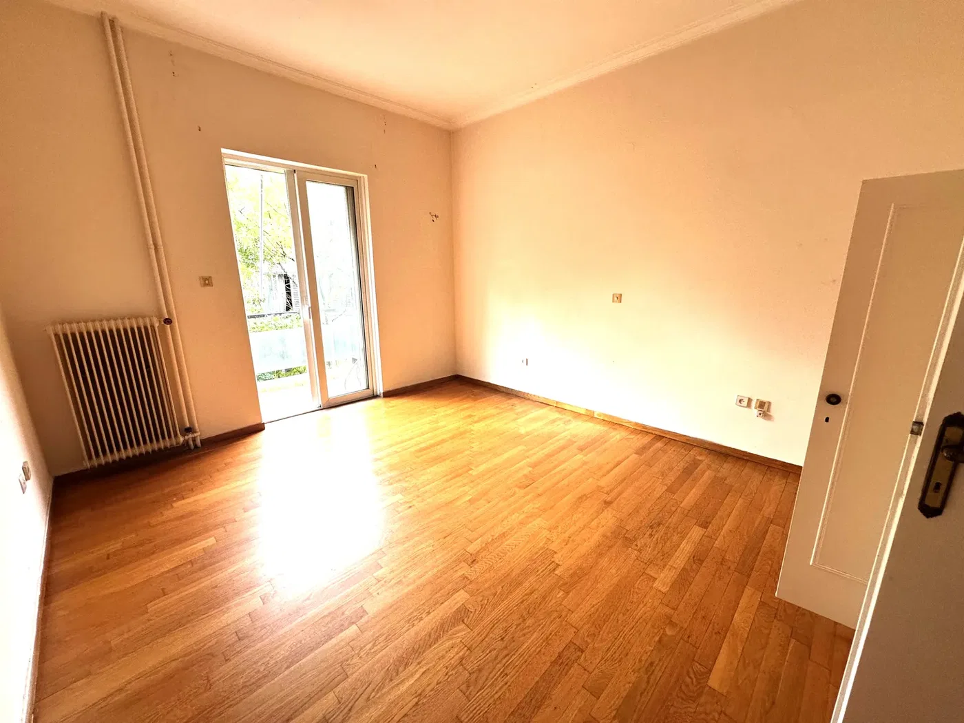 Two-Bedroom Apartment for Sale in Neos Kosmos, Athens Center with Pet friendly