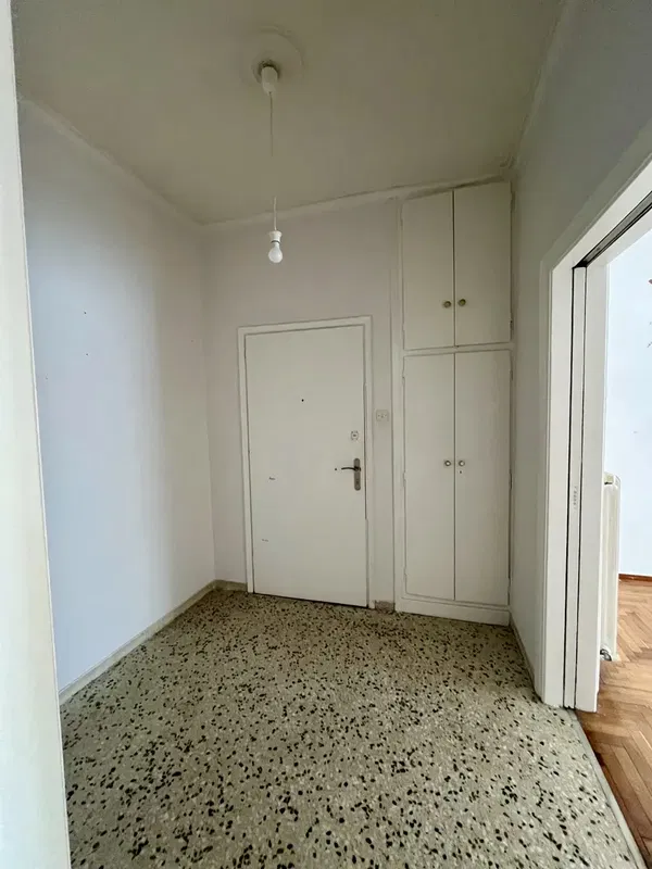 52 m² One-Bedroom Apartment for Sale in Exarchia - Neapoli, Athens Center — photo 3