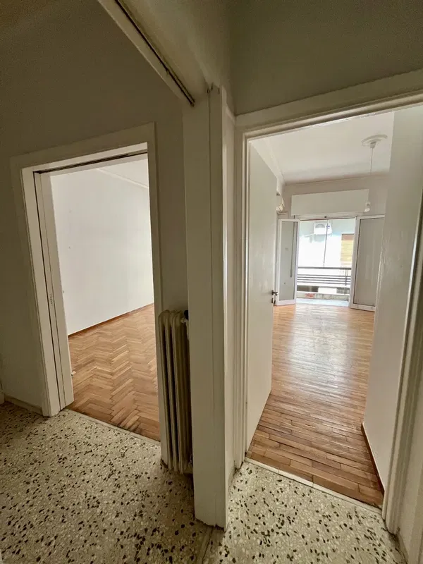 52 m² One-Bedroom Apartment for Sale in Exarchia - Neapoli, Athens Center — photo 2