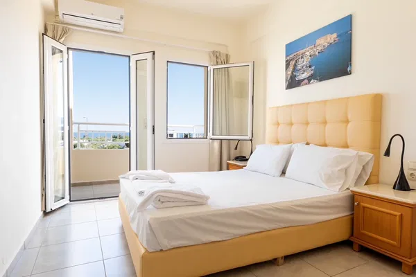 2800 m² Hotel for Sale in Hersonissos, Heraklion — photo 2