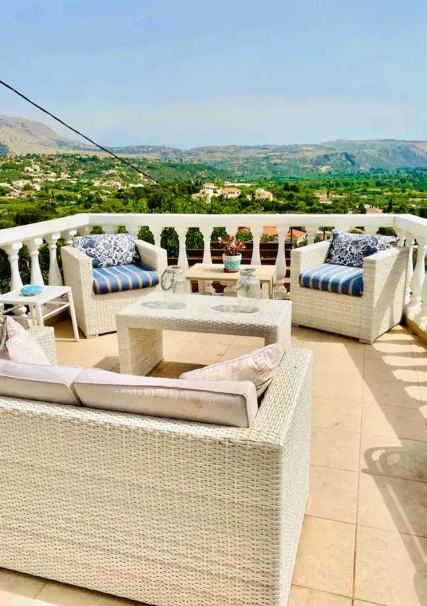 Renovated 237 m² Villa with Four Bedrooms for Sale in Stylos, Apokoronas — photo 5