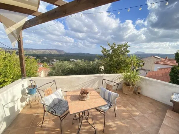 Renovated 237 m² Villa with Four Bedrooms for Sale in Stylos, Apokoronas — photo 2