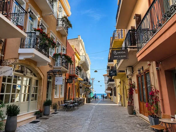 84 m² Three-Bedroom Villa for Sale in Old Town, Chania