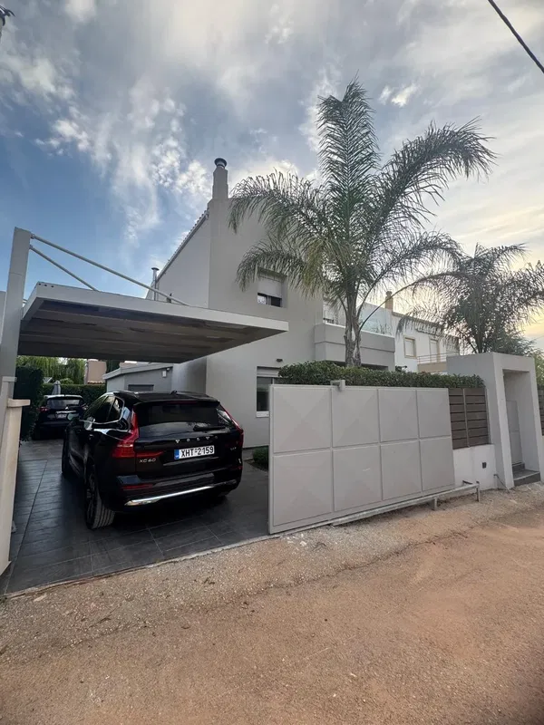 Three-Bedroom Villa for Rent in Pazinos, Akrotiri